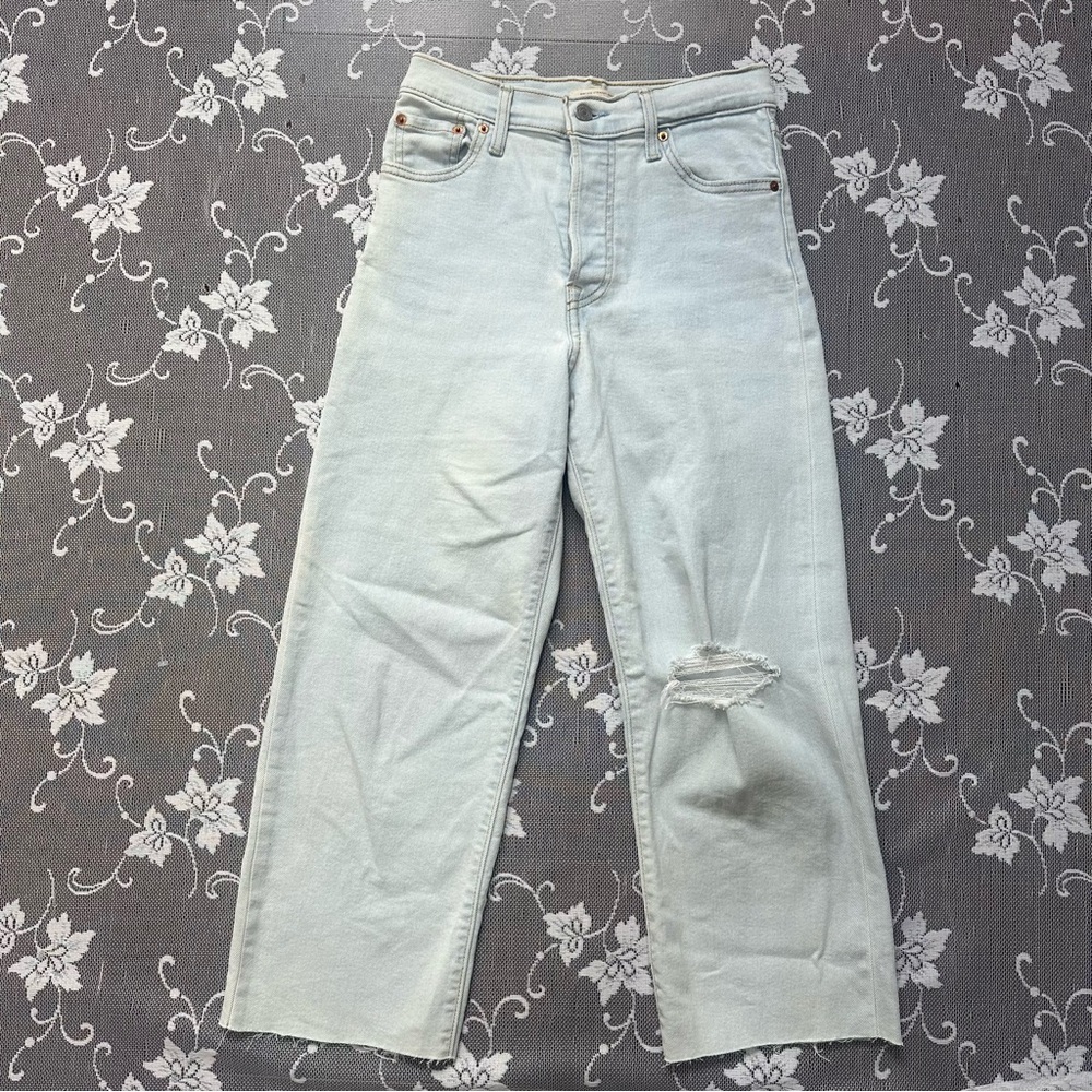 Levi’s Ribcage Straight Distressed Ankle Jeans Light Wash Blue Raw Hem Sz 26